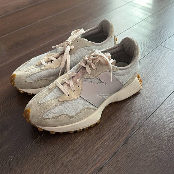 New Balance 327 - Picture 2 of 4